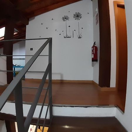 サント・ドミンゴ・デ・ラ・カルサーダ Vivienda Turistica La Catedralヴィラ エクステリア 写真