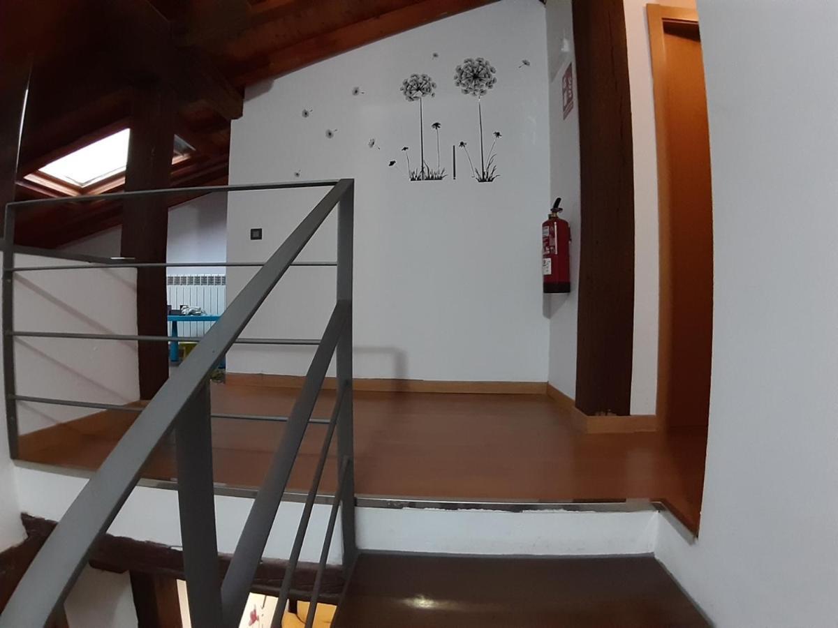 サント・ドミンゴ・デ・ラ・カルサーダ Vivienda Turistica La Catedralヴィラ エクステリア 写真